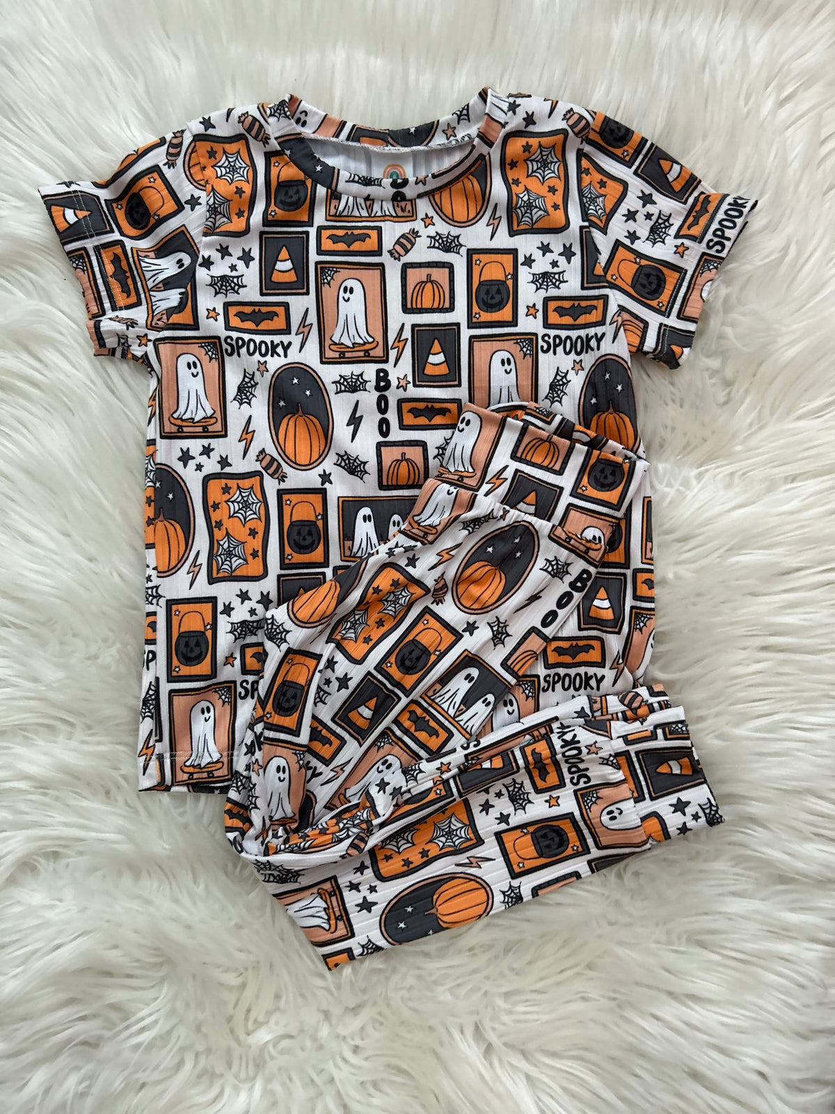 4T Gender Neutral Halloween Lounge Set👻