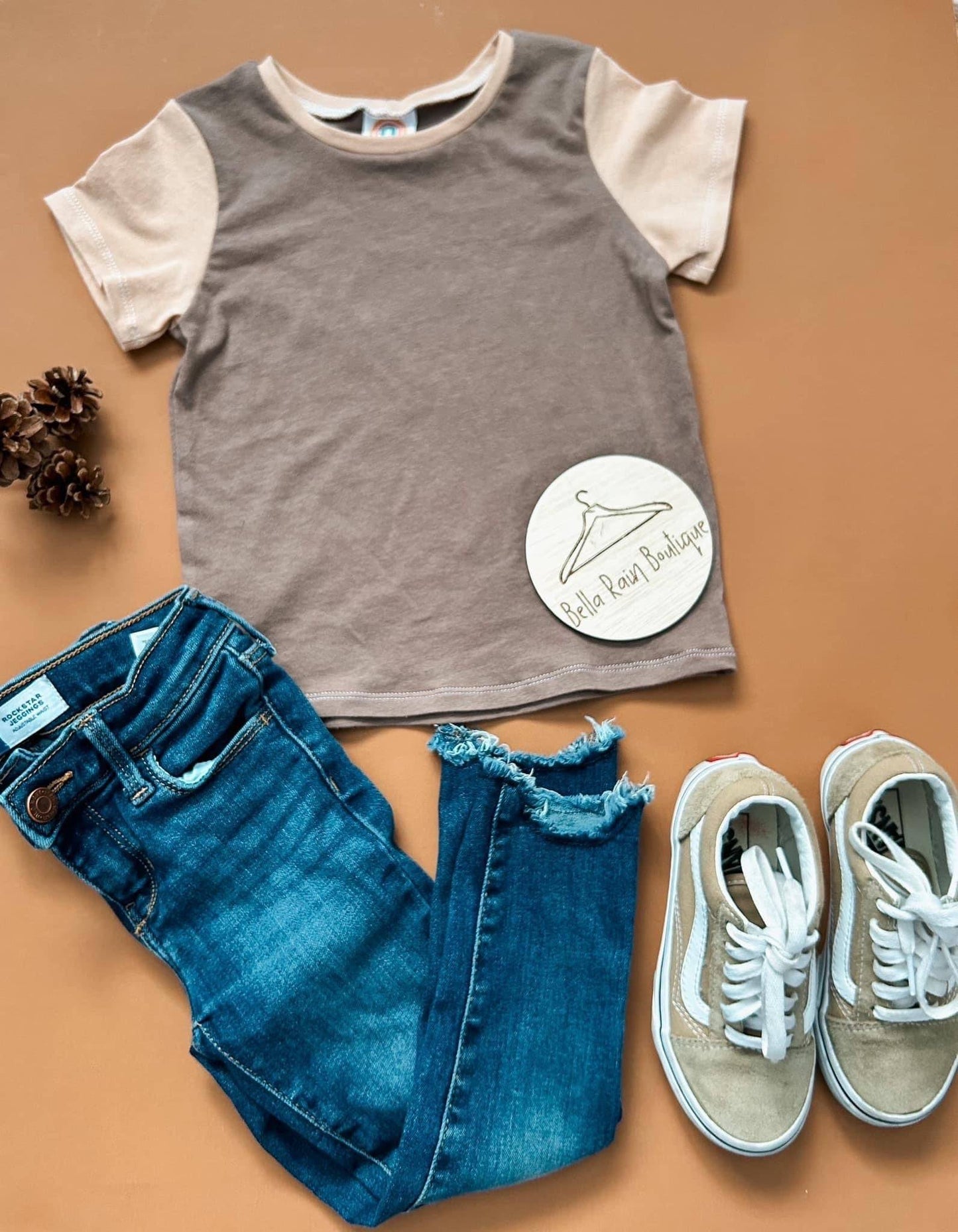 November Mystery BoxNovember style of the month - Leotard & Basic Tee
Boxes include:
- 1 item in the featured style of the month in a mystery print
Mystery boxes are LIMITED ♥️