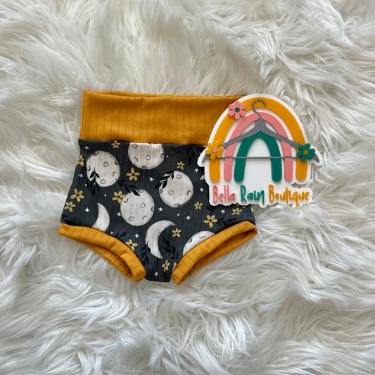 18-24 moon & floral bummies