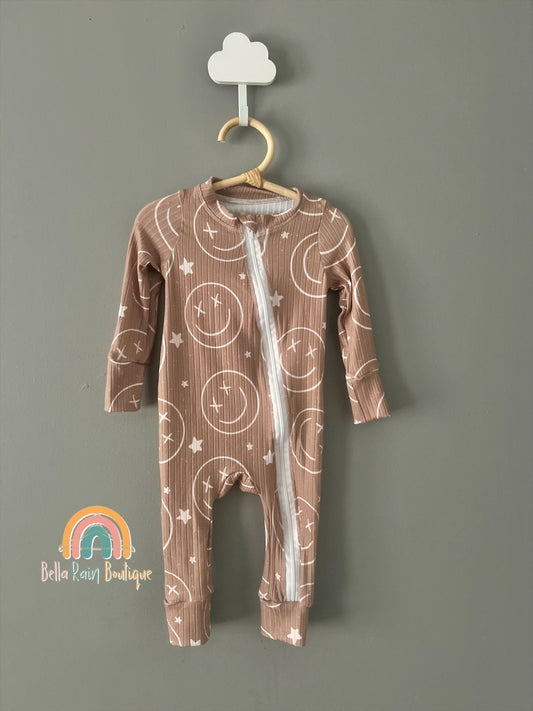 6-9M Neutral smiley zippy