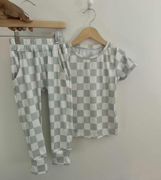 4t basic tee & joggers